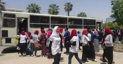 جامعة المنيا تحشد الطلاب للمشاركة في استفتاء تعديل الدستور لليوم الثالث (صور)