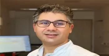 طبيب يكشف معاناته مع العمل داخل المستشفيات.. «قعدت 40 يوم شغال مروحتش البيت»