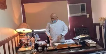 «حاسبوا حسام البصراطي».. مطالبات بمعاقبة طبيب اعتدى على مريض