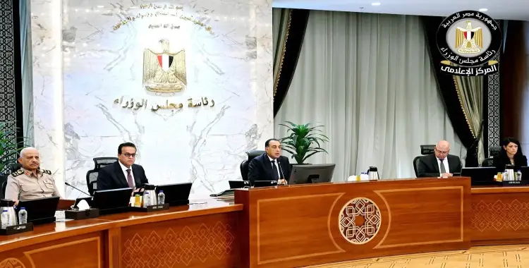  اتفاقية الغاز بين مصر وإسرائيل.. الحكومة تعلق لأول مرة 