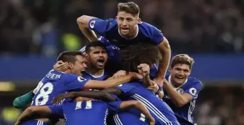 شاهد| تشيلسي ومانشستر (4-0).. انهيار مورينيو ومراوغة عالمية لـ«كانتي»