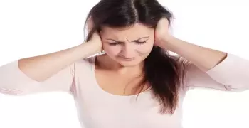علاج التهاب الأذن.. الملح والثوم يساعد في التخلص من الألم