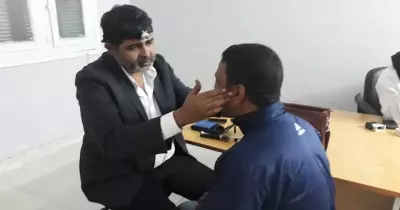جامعة الزقازيق: الكشف على 917 مواطنا وإجراء 5 عمليات عيون في مرسى علم