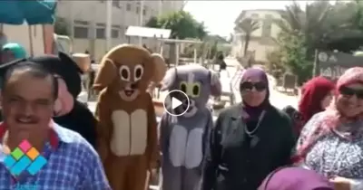 طالبات جامعة الأزهر على هيئة ميكي ماوس (فيديو)