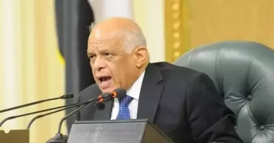 رئيس مجلس النواب يطالب بالتواصل مع الشباب.. حديث «بلا سقف»