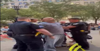 فيديو القبض على بهجت صابر بث مباشر وسبب توقيفه من شرطة نيويورك