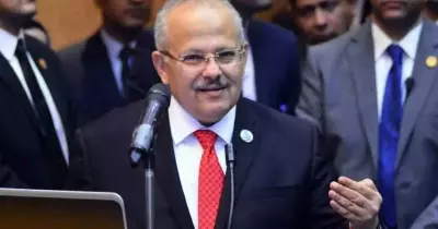 رئيس جامعة القاهرة: الشائعات خطر والطلاب قادرون على إبطالها بالوعي