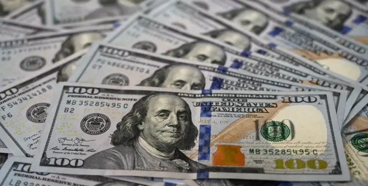  سعر صرف الدولار مقابل الجنيه يتراجع في بداية التعاملات 