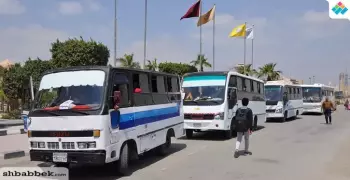 رئيس جامعة حلوان يحشد الطلاب في «باصات» للمشاركة في استفتاء تعديل الدستور (صور)