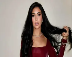 كارولين عزمي وزوجها وأولادها.. ما هي حقيقة انفصالها؟