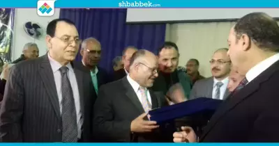 جامعة الأزهر تكرم رئيسها السابق.. و«الهدهد»: كانت محنة (صور)