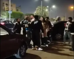 شاب يستغيث لإنقاذه من والده بعد التعدي عليه بالضرب المبرح (فيديو)