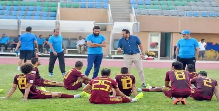  دوري الدرجة الثانية.. لاعب يبتلع لسانه بعد طرد الحكم لطبيب الفريق 