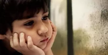 إفهمني.. مشروع تخرج بإعلام حلوان للتوعية بمعاناة المتوحدين