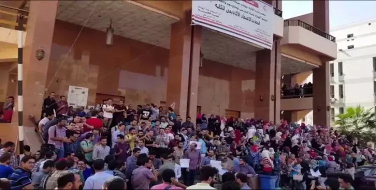  القضاء ينتصر لدفعة «صفر الجراحة» في طب المنصورة ويلغي قرار الجامعة 