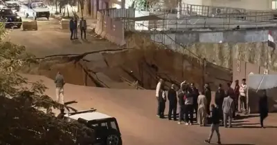 انهيار أرضي في التجمع الخامس.. سقوط محلات تجارية وإصابة شخصين داخل محطة وقود