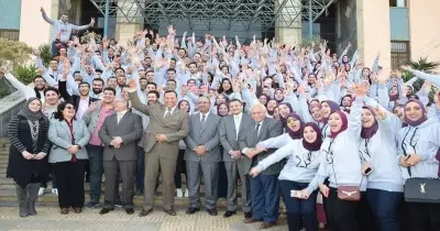 رئيس جامعة المنوفية يشارك في «فان داي» طلاب كلية الطب