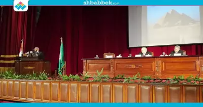صور| زاهي حواس يكشف «أسرار الفراعنة» في جامعة القاهرة