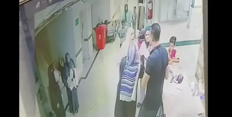  فيديو تعدي مرافق مريض على ممرضة في مستشفى عام بالسادات 