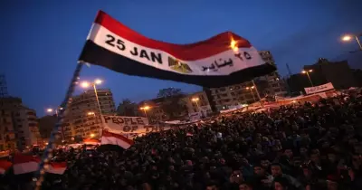 رفض وقبول ثم رفض.. رصد لآراء مشاهير الإعلام في الثورة منذ انطلاقها