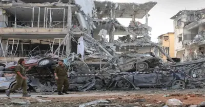 رغم تعتيم إسرائيل.. صور وفيديوهات واضحة تكشف حجم الدمار في قلب تل أبيب
