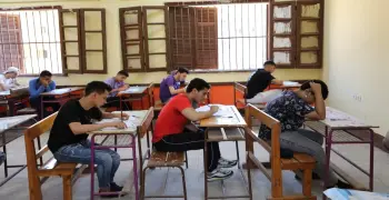 صور أسئلة الإنجليزي في الحمام.. التحقيق مع مراقب سرب امتحان الثانوية العامة 2026
