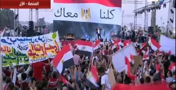 المنصة الآن.. محمد نور والليثي وشحتة كاريكا يغنون دعما للسيسي (صور وفيديو)
