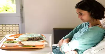 متعة الأكل تقصر العمر.. تعرف على السبب (فيديو)