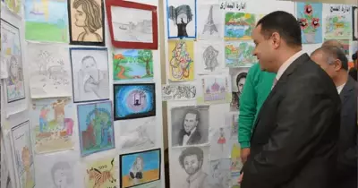 جامعة أسيوط تقيم معرضا فنيا لطلاب المدارس بهدف اكتشاف المواهب