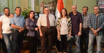 قناة النيل الدولية تكرم رئيس جامعة عين شمس