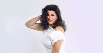 الفنانة وفاء عامر تتعرض للتحرش في الطريق