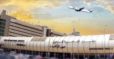 مطار القاهرة يحتفل مع الركاب المسافرين بذكرى 23 يوليو (صور)