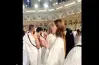 صدمة في الحرم المكي.. شابة تؤدي مناسك العمرة دون حجاب ومرتدية إحرام الرجال (فيديو)
