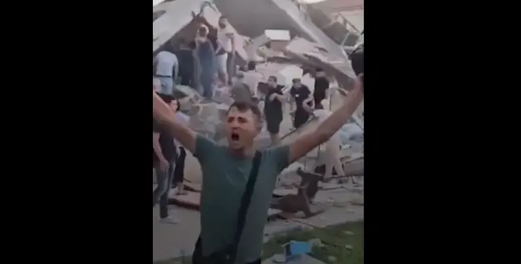  زلزال تركيا اليوم في إسطنبول.. فيديوهات توثّق الكارثة 