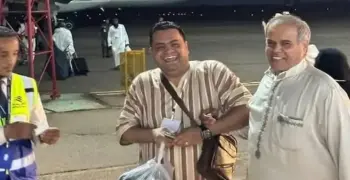 عطل طائرة لثلاث مرات حتى صعد عامر القذافي عليها.. معجزة حج 2025
