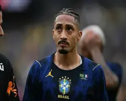 هل رافينيا مات؟.. حقيقة ماحدث للاعب برشلونة