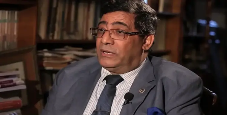  انتقادات طالت الرئيس.. سبب حبس عبدالخالق فاروق 