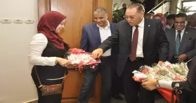 جامعة قناة السويس تستقبل محافظ الشرقية بـ«الزغاريد»