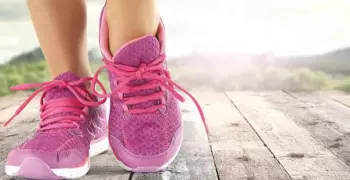 طريقة ربط الحذاء.. احصل على شكل أنيق بكل سهولة