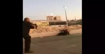 شاهد لحظة قتل جنود جيش الاحتلال سيدة فلسطينية اليوم