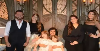 ملك أحمد زاهر توضح سبب بكاء والدها