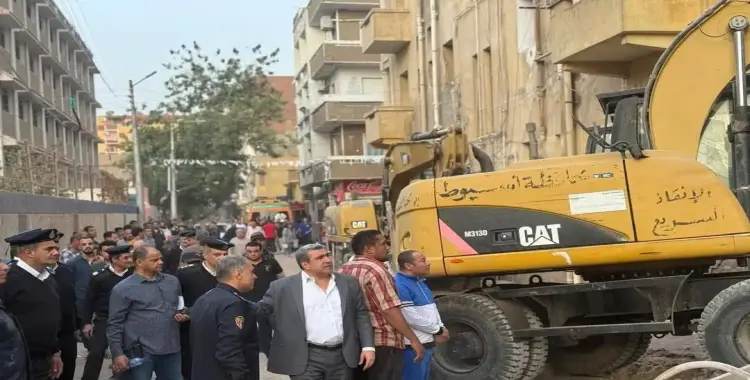  انهيار عقار أسيوط 4 طوابق.. الموت يحاصر 3 أُسر (صور) 