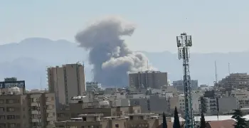 استهداف فندق كراون بلازا في البحرين وسط تصاعد الهجمات في الخليج.. (فيديو)