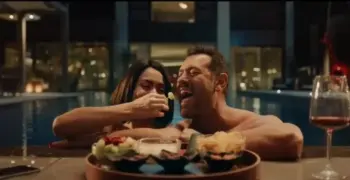 أبطال فيلم السلم والثعبان 2.. مشاهد جريئة تجمع عمرو يوسف وأسماء جلال