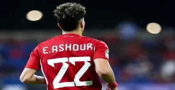 «ببوس الدبلة إجباري».. إمام عاشور يكشف سر احتفاله الشهير مع منتخب مصر (فيديو)