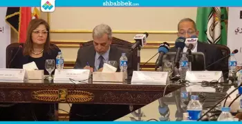 عميدة سياسة القاهرة: الزراعة والصناعة ساقَي الاقتصاد في مصر