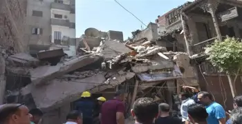 انهيار عقار مصر القديمة اليوم المكون من 3 طوابق.. هل توجد ضحايا؟
