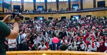 اتحاد طلاب جامعة سوهاج يطلق مبادرة «بتكتب بكره بشروطك» (صور)