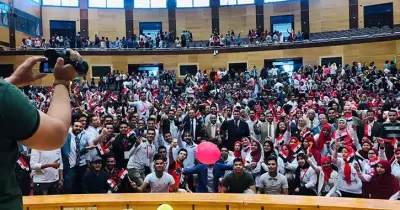 اتحاد طلاب جامعة سوهاج يطلق مبادرة «بتكتب بكره بشروطك» (صور)