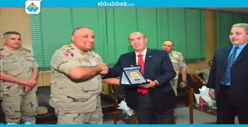 جامعة أسيوط تكرم قيادات بالمنطقة الجنوبية العسكرية (صور)